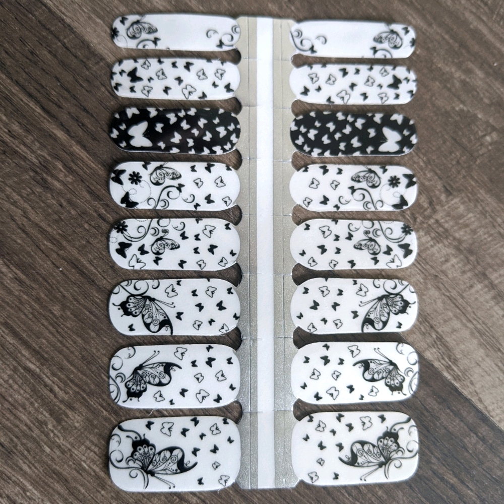 Nail Wraps - Butterflies in Black and White 🦋